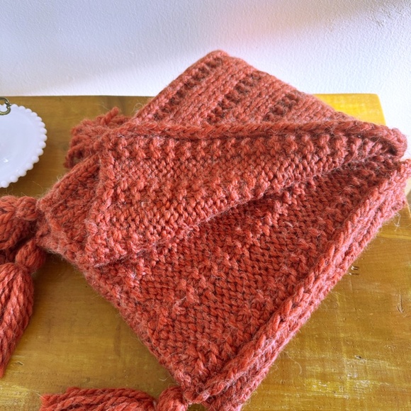 Extra-long, hand-knit scarf in alpaca-acrylic blend - Picture 8 of 15